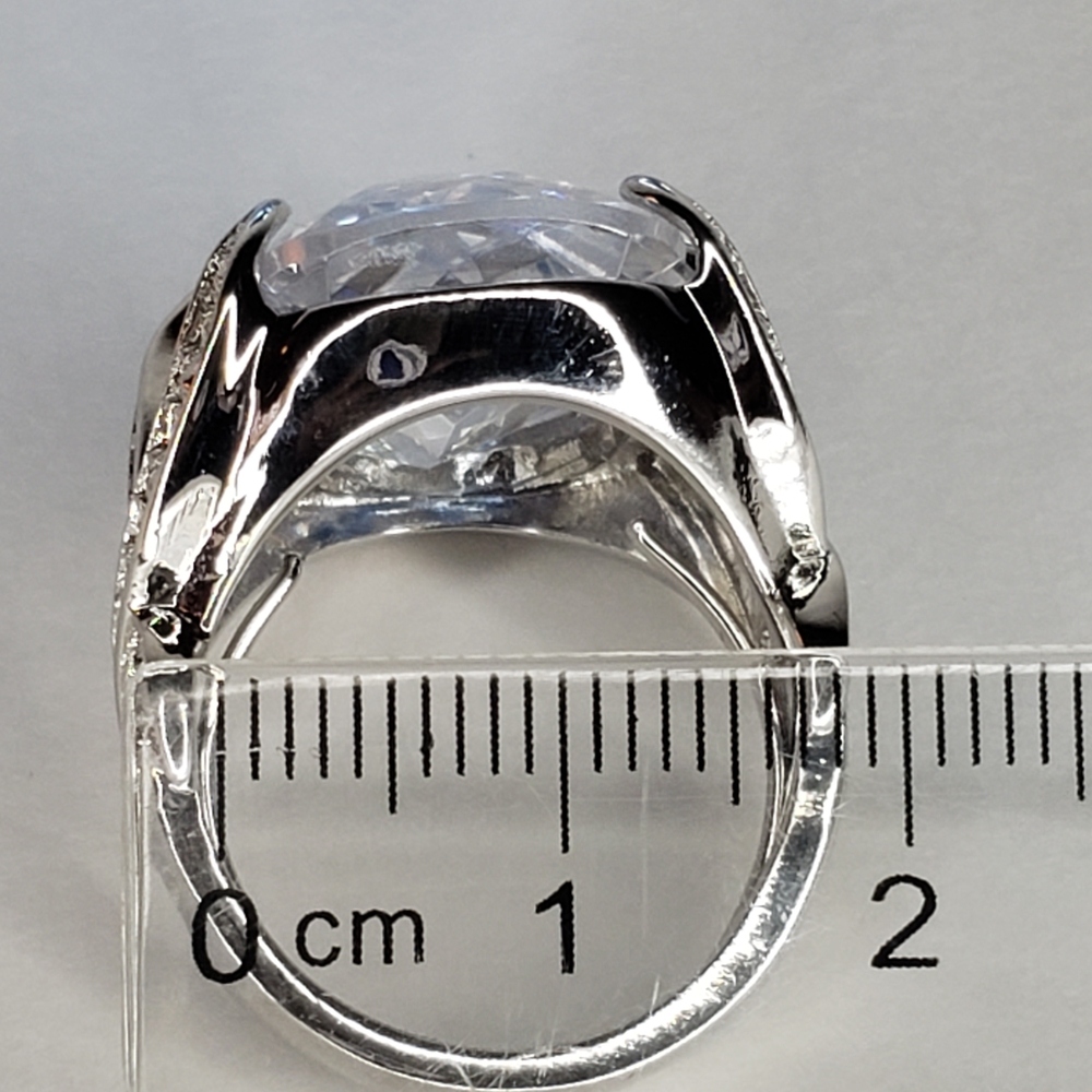 Avon Silver And Crystal Statement Ring - image 6